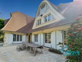 Vente La Celle St Cloud, demeure bourgeoise 238 m² avec jardin à 8mn