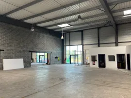 À louer – Local d'activités de 560 m² dans la Zone d'activités de Coquelles – Pa Coquelles