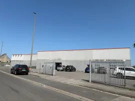 À louer – Local d'activités de 1 690 m² dans la ZAC du Chemin Vert à Calais – Pas-de-Calais (62) Calais