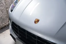 Voiture Porsche Macan Turbo Exclusive