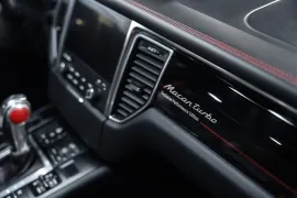 Voiture Porsche Macan Turbo Exclusive