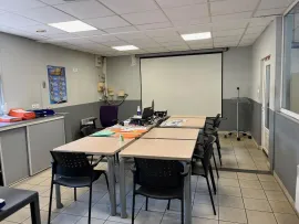 Location À louer – Local industriel de 6 388 m² dans la zone d'activités de Coquelles – P