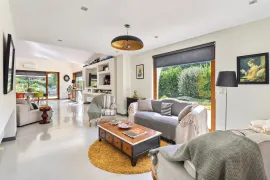 Vente Maison bourgeoise de 237 m² avec piscine