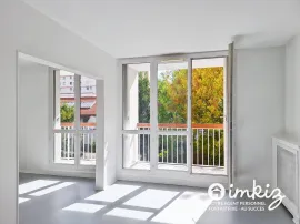 Vente Ivry-sur-Seine  4 pièces avec balcons cave et box