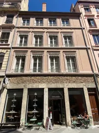 Vente Appartement cosy et lumineux • dans bel immeuble • très proche Universités • Lyon 7