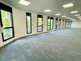 Location Location Bureaux Meyreuil 13590