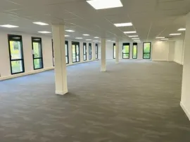 Location Location Bureaux Meyreuil 13590