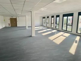 Location Location Bureaux Meyreuil 13590