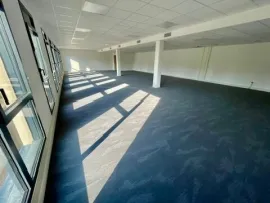 Location Location Bureaux Meyreuil 13590