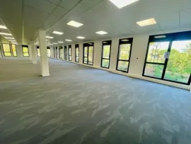 Location Location Bureaux Meyreuil 13590