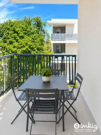 T2 lumineux avec balcon et garage Meyzieu
