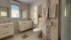 Vente APPARTEMENT DE 100m² AVEC BALCON, CAVE ET PARKING
