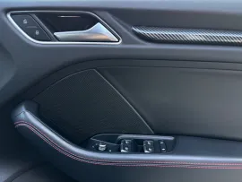 Voiture Audi S3 Black Edition