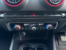 Voiture Audi S3 Black Edition
