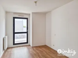 Vente Aubervilliers – 4 pièces 79 m² traversant parking