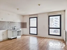 Vente Aubervilliers – 4 pièces 79 m² traversant parking