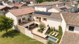 Venez découvrir cette magnifique Maison rénovée au coeur du village. Lancié