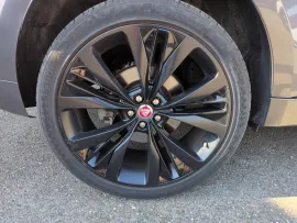 Voiture JAGUAR F-Pace I Ph1 Evo 2.0D 180 R-Sport AWD BVA