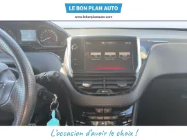 Voiture PEUGEOT 208 I Ph2 1.2 PTech 110 GTLine S&S BA6 5cv 5p