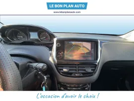 Voiture PEUGEOT 208 I Ph2 1.2 PTech 110 GTLine S&S BA6 5cv 5p