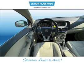 Voiture VOLVO V40 II Ph1 Evo T2 122 Momentum Gtro