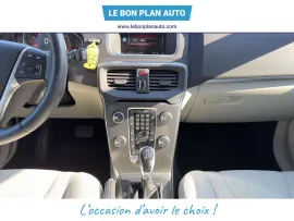 Voiture VOLVO V40 II Ph1 Evo T2 122 Momentum Gtro