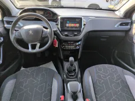 Voiture PEUGEOT 2008 I Ph2 1.5 BHDi 100 E6.c Signature S&S 86g