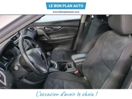 Voiture NISSAN X-Trail III (T32) Ph1 Evo 1.6 dCi 130 N-Connecta A