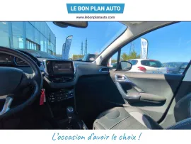 Voiture PEUGEOT 2008 II Ph1 1.2 PureTech 155 S&S GT EAT8