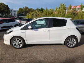 Voiture TOYOTA Yaris III Ph1 HSD 100h Style 5p