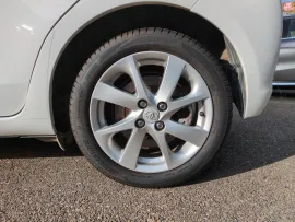 Voiture TOYOTA Yaris III Ph1 HSD 100h Style 5p