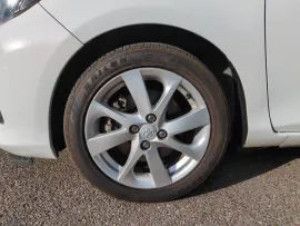 Voiture TOYOTA Yaris III Ph1 HSD 100h Style 5p