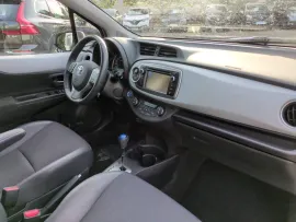 Voiture TOYOTA Yaris III Ph1 HSD 100h Style 5p