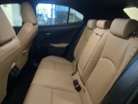 Voiture LEXUS UX I Ph1 MC 250h F SPORT Design 2WD