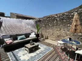 Vente Ancienne écurie en pierre attenante au Château de Peyriac-Minervois – Un bien de caractère aux prestations exceptionnelles