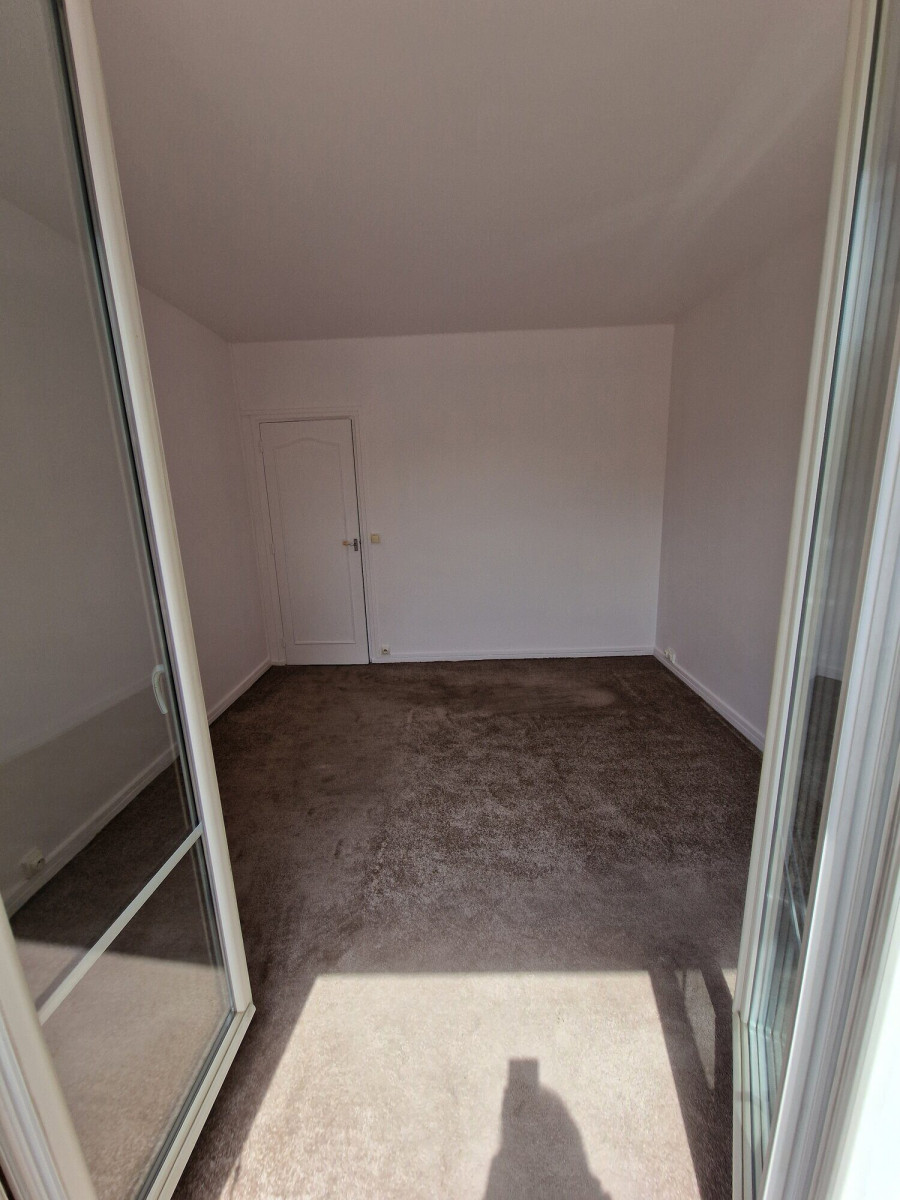 Location Appartement 3 pièces rénové de 63,87 m² — balcon, parking, résidence avec gardie