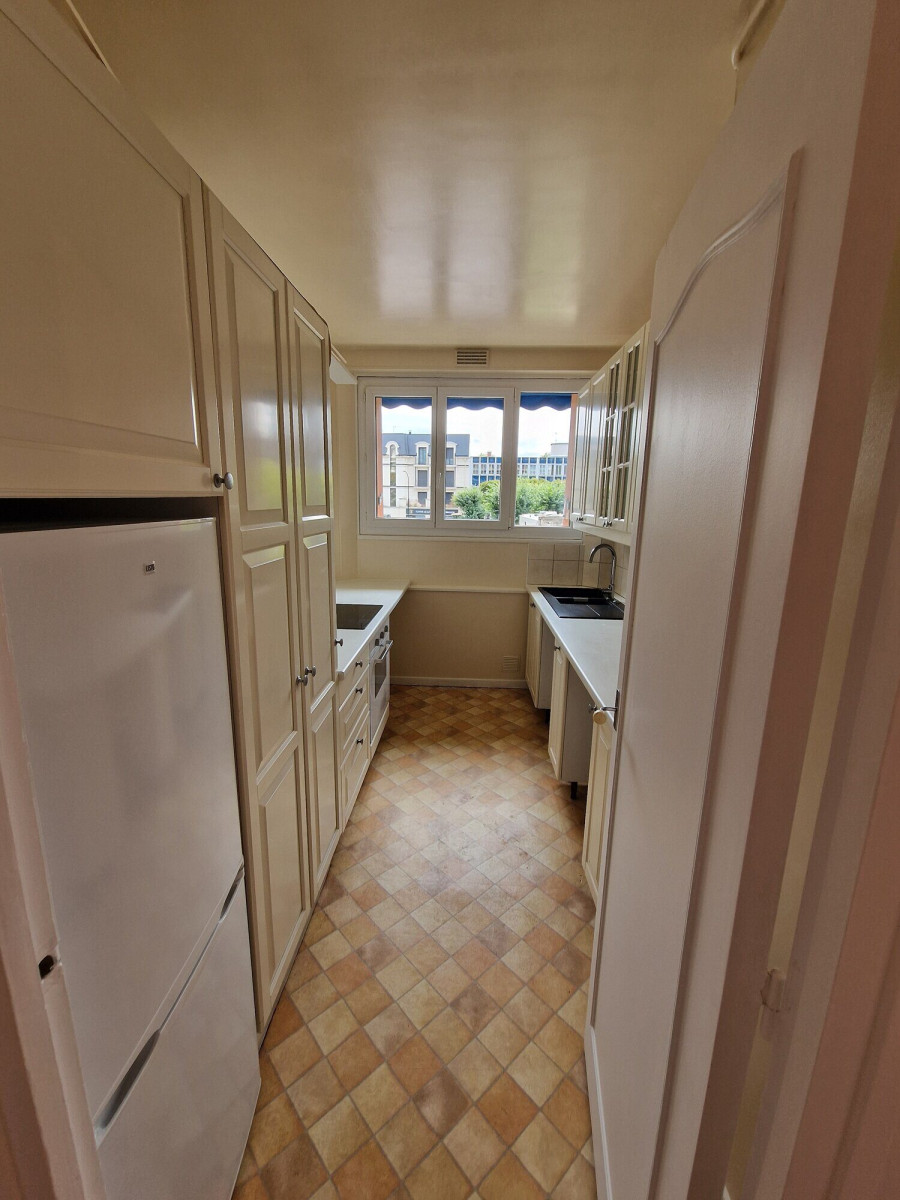 Location Appartement 3 pièces rénové de 63,87 m² — balcon, parking, résidence avec gardie