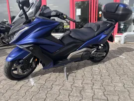 Moto / Scooter KYMCO AK 550 – VERSION TOURING – BLEU MAT – 10 160 KM – GARANTIE 3 MOIS 2021