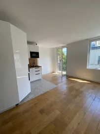 Location PLACE DE LA CHAPELLE-30M2