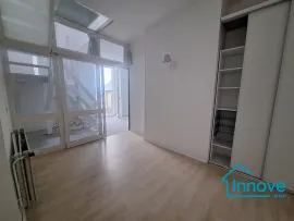Vente Notre-Dame : Appartement atypique avec 6 chambres et extérieur.