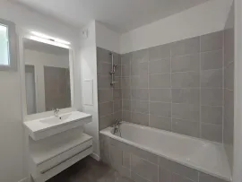 Location Livry à louer 3 pièces avec balcon et parking double