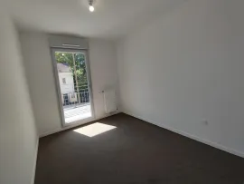 Location Livry à louer 3 pièces avec balcon et parking double