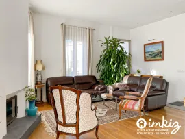 Vente Belle maison en pierre, garage + piscine intérieur