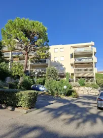 Vente Lumineux appartement 4 pièces Secteur des Rascas
