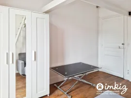 Vente Paris 20ᵉ  Studio avec mezzanine et cour privative