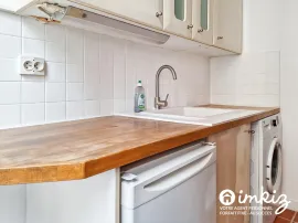 Vente Paris 20ᵉ  Studio avec mezzanine et cour privative