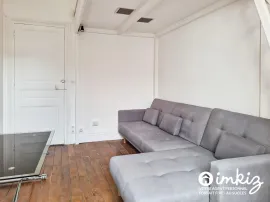 Vente Paris 20ᵉ  Studio avec mezzanine et cour privative