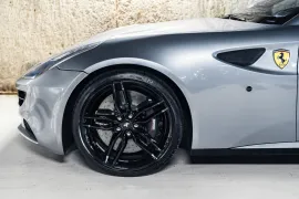 Voiture Ferrari FF