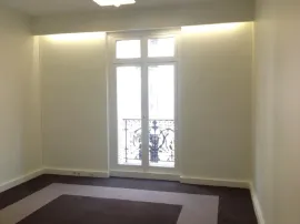 Location Location Bureaux Paris 75008