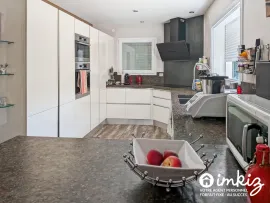 Vente Maison familiale 178 m² avec piscine chauffée